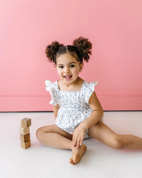 Emmy Romper in Ditsy Floral Azul