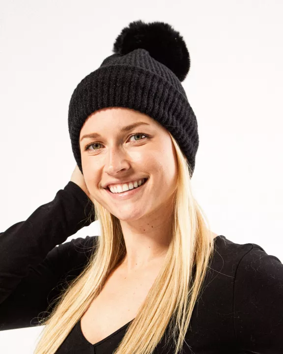 Plush Knit Pom Pom Beanie - Black