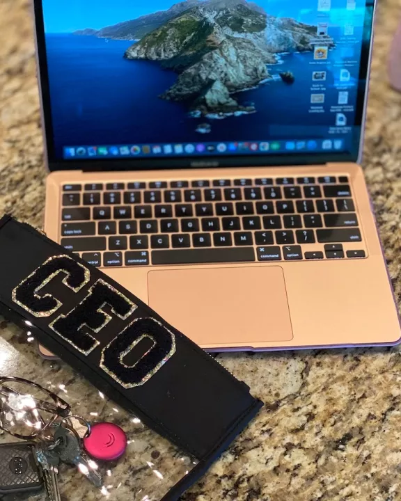 CEO Flat Clear Pouch