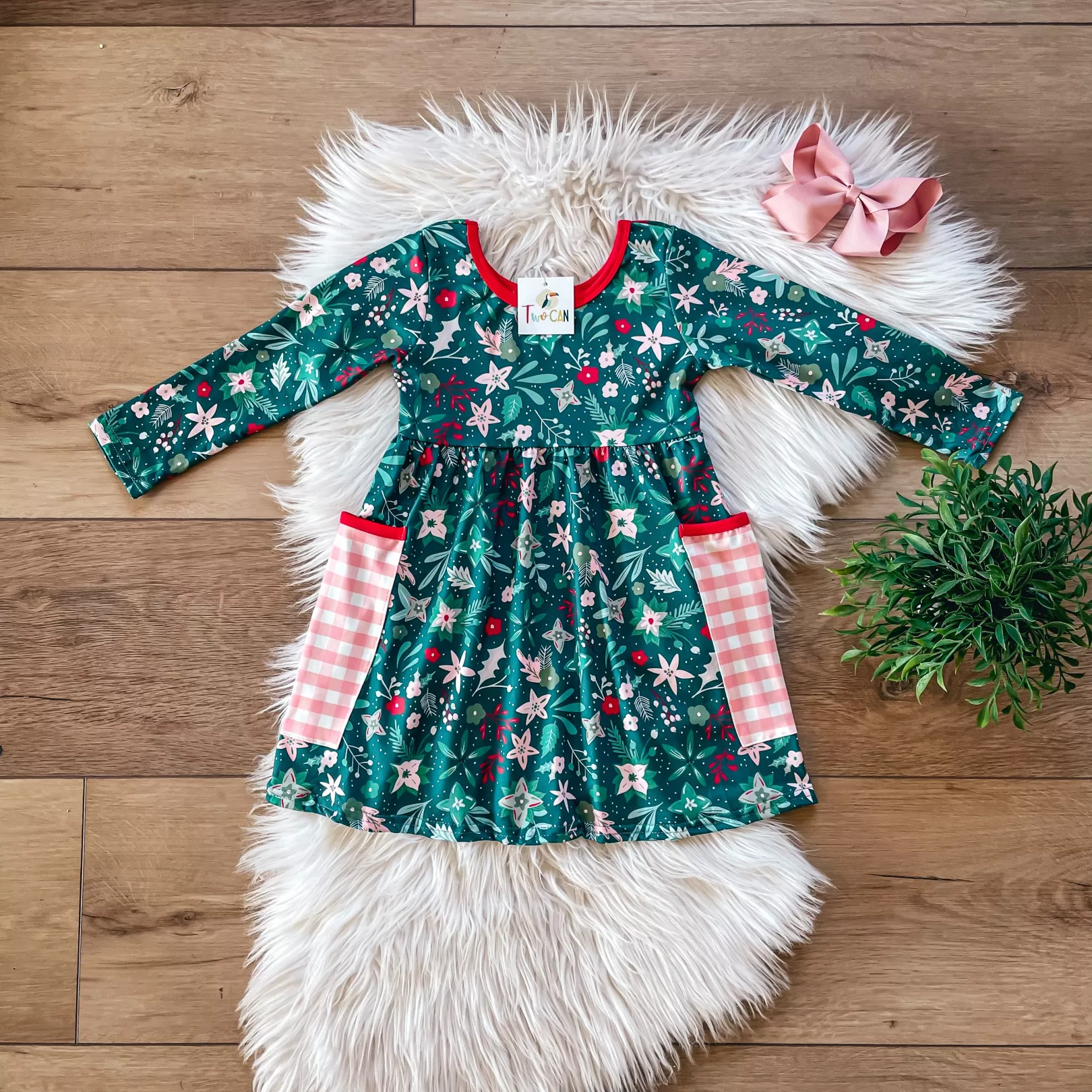 Green Holly Large Pocket Dress by TwoCan