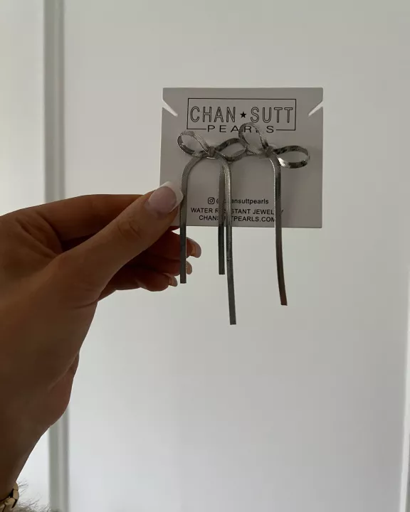 LARGE BOW EARRINGS
