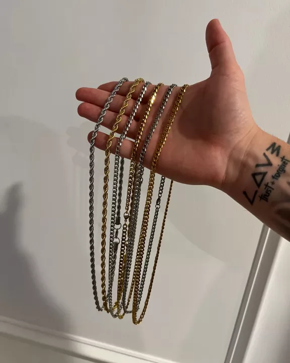 MENS SHINY SILVER CUBAN CHAIN