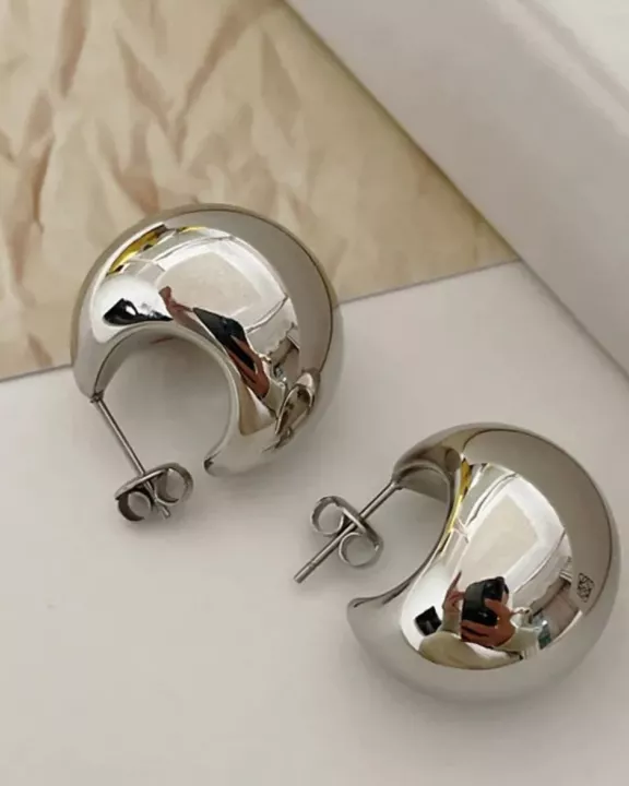 THE “KENDALL” EARRINGS