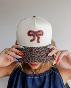 CHEETAH BOW TRUCKER HAT