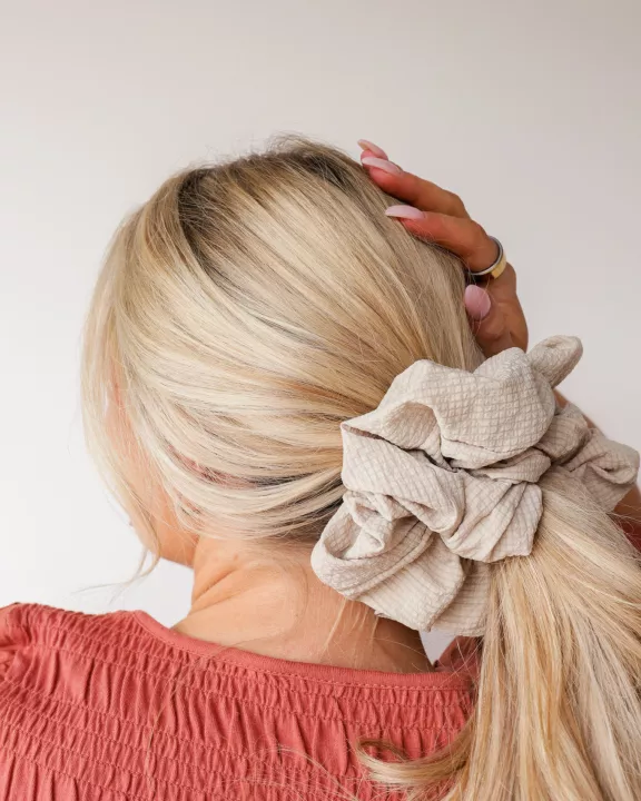 BLOOM OVERSIZED SCRUNCHIE