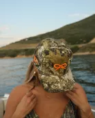 CAMO BOW TRUCKER HAT