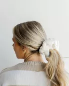 OVERSIZED TOWEL SCRUNCHIES