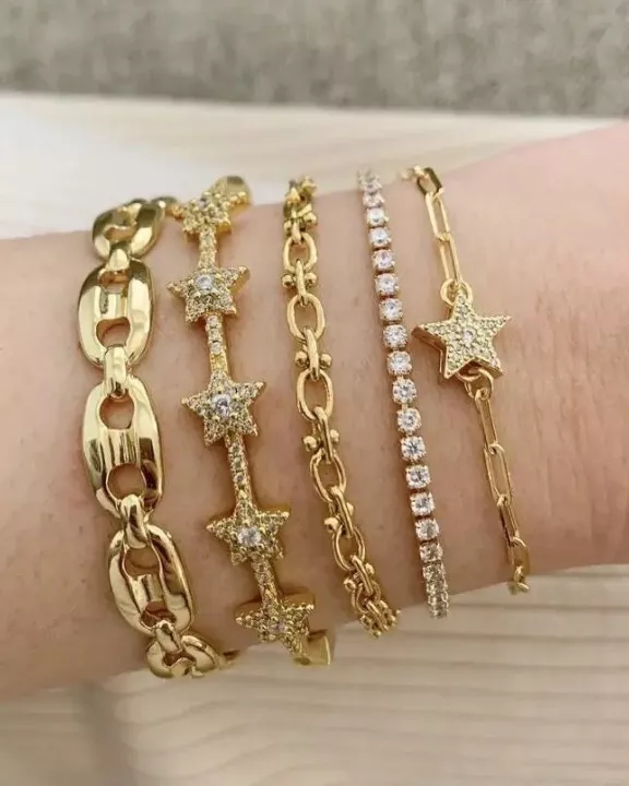 GOLD STAR BRACELET