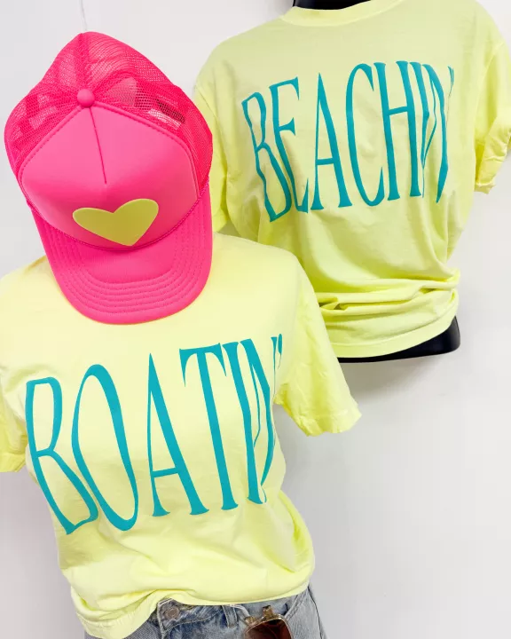 Beachinβ & Boatinβ Tee