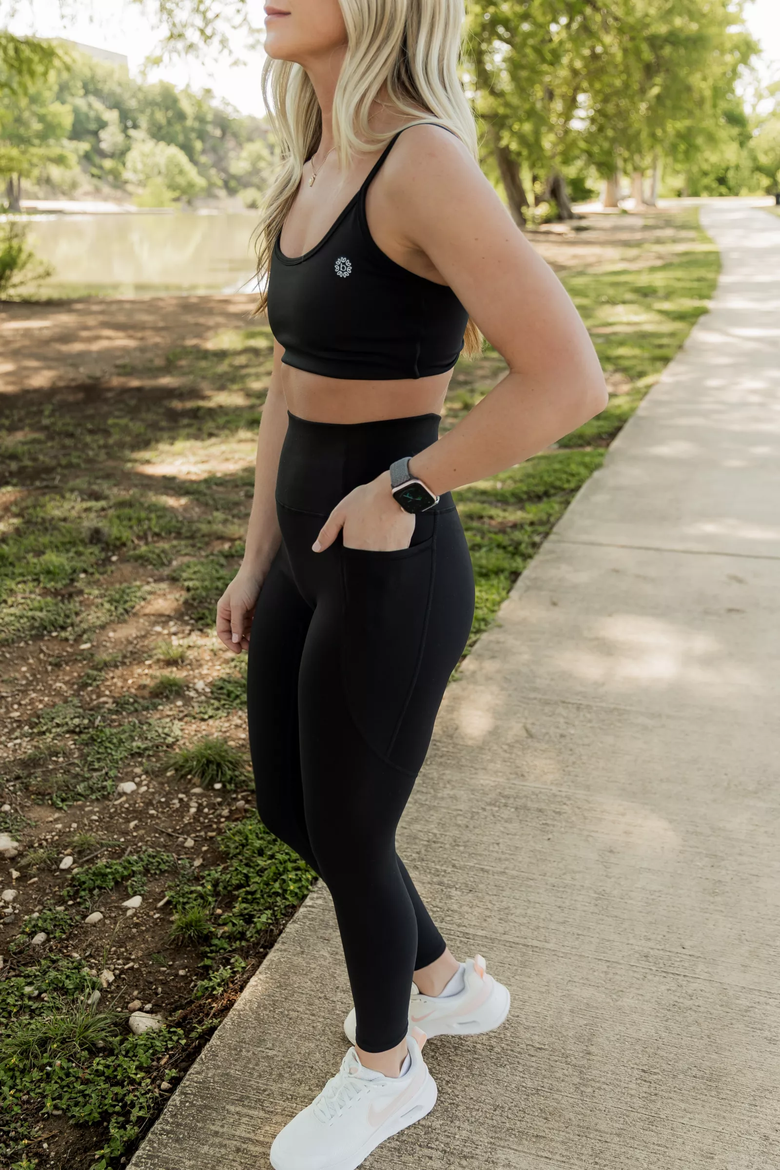 Women's High Rise Pocket Leggings - Black