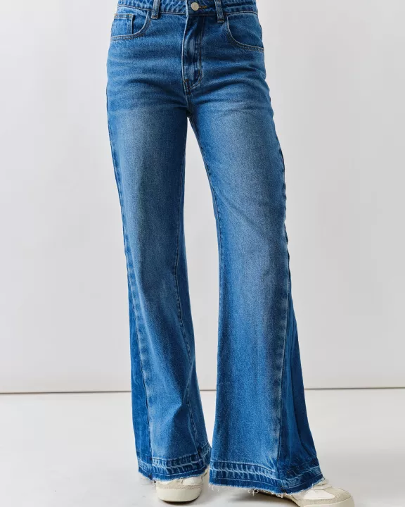 AJP5059 CONTRASTING PANEL SLIM FLARE JEANS