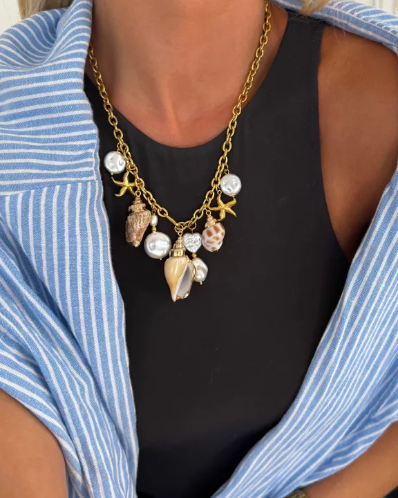 SHELL CHARM NECKLACE