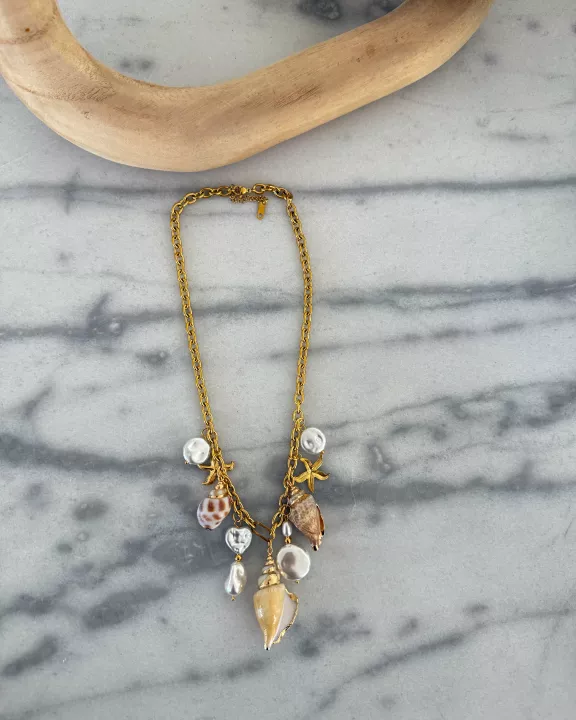 SHELL CHARM NECKLACE