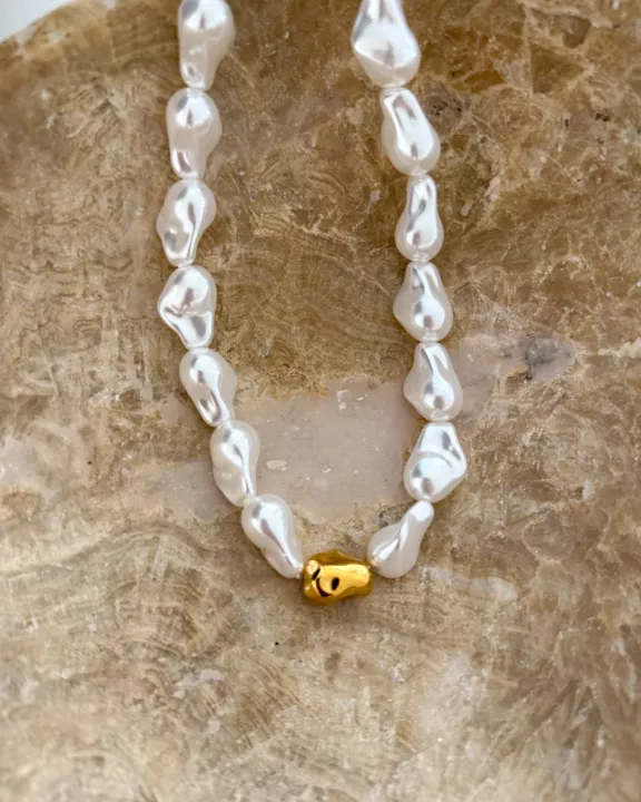 SOPHIA NECKLACE