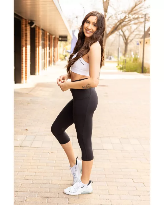 Ready to Ship | Sleek Pocket Collection - Capri Leggings
