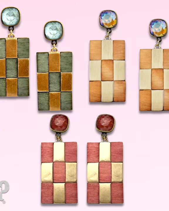 Checkerboard pattern dangle earring with Austrian crystal