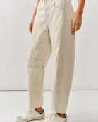 AJP5114 EMBROIDERED DETAIL COTTON BARREL PANTS