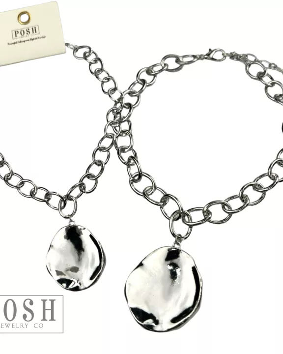 Medallion necklace