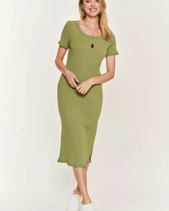 PLUS SIZE SHORT SLEEVE SLIM FIT DRESS