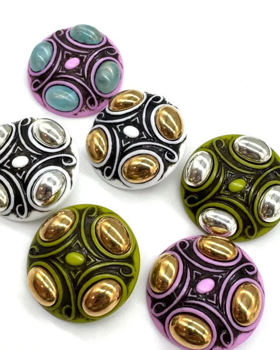 Atomic Pebble Pin
