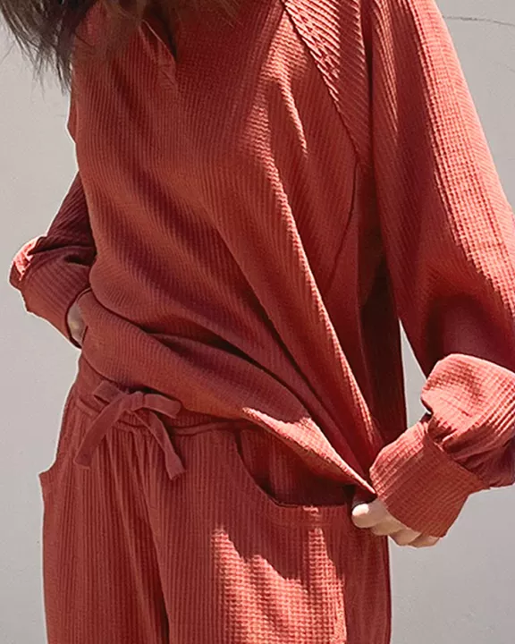 CROPPED RAGLAN HENLEY TOP