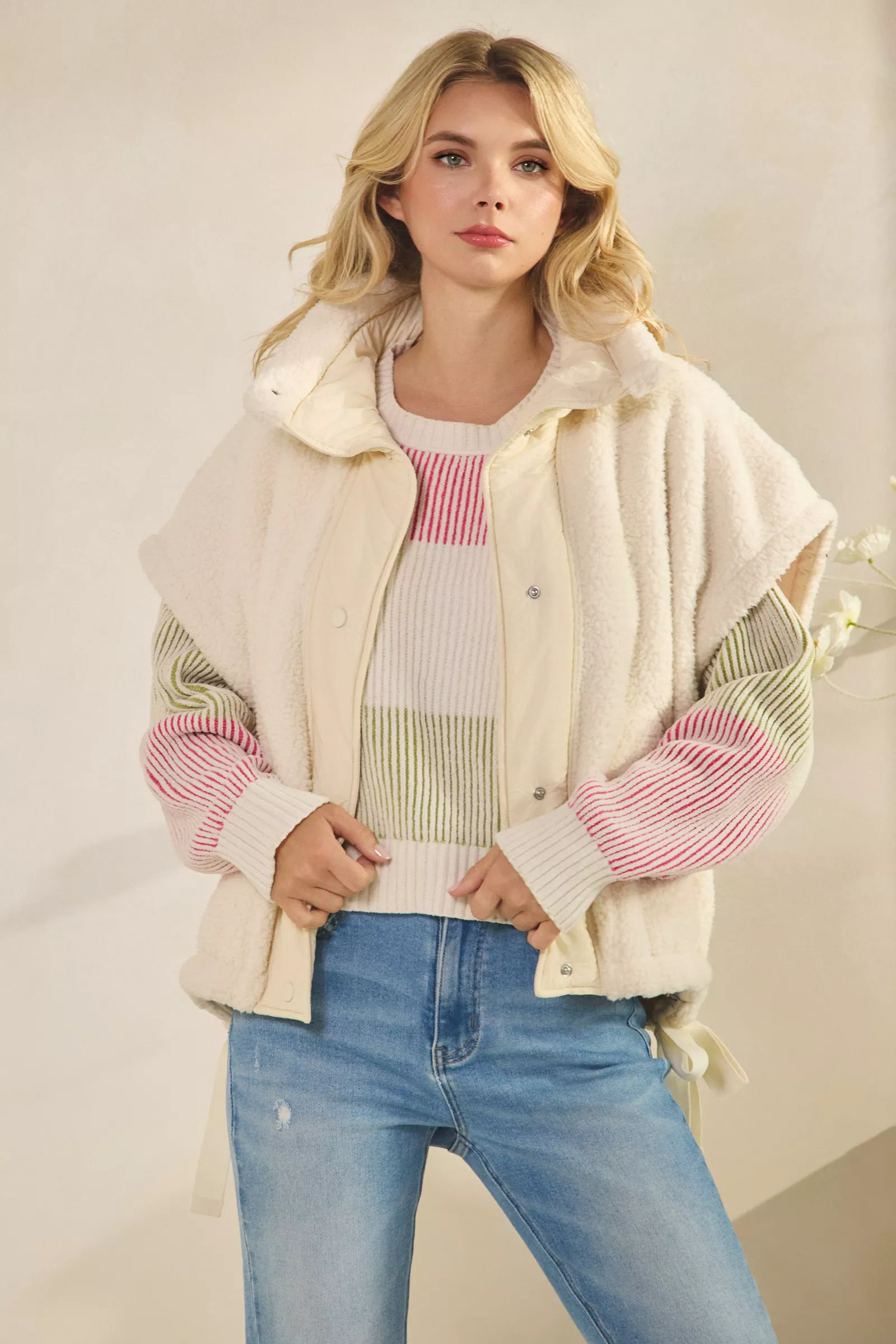 FLEECE VEST WITH SIDE STRAPS