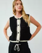 AJT5118 PULLOVER LARGE BUTTON KNIT VEST TOP