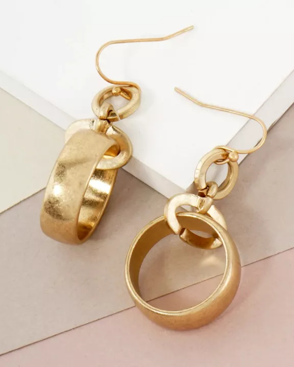 Metal Sleek Linked Circle Drop Earrings