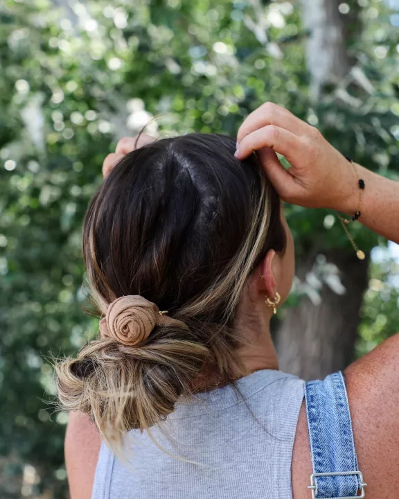 SUEDE ROSETTE SCRUNCHIE