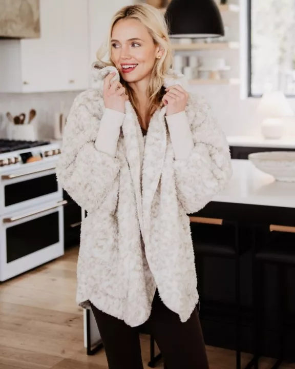 Snow Leopard Lightweight BODY WRAP with Hoodie and Pockets