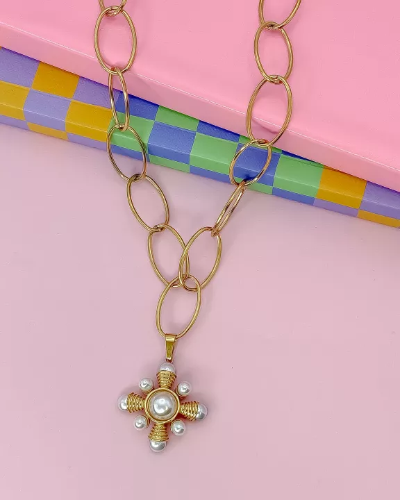 Sitting Pretty Gold Necklace