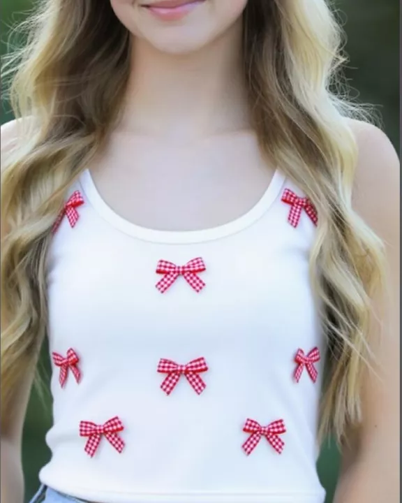 Cropped bow tank