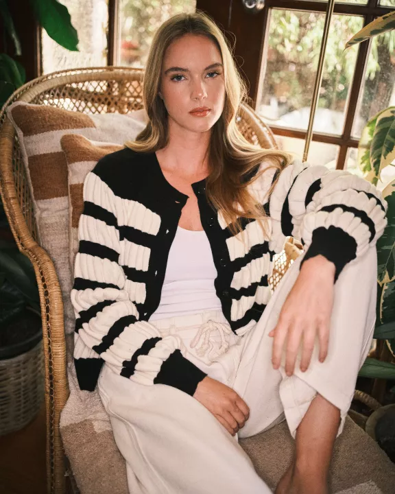 AJT5210 SUPER SOFT RELAXED FIT SHIRRING STRIPED CARDIGAN
