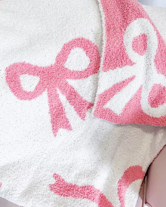 ETA 9/25 - Pink and White Bow Luxury Blanket