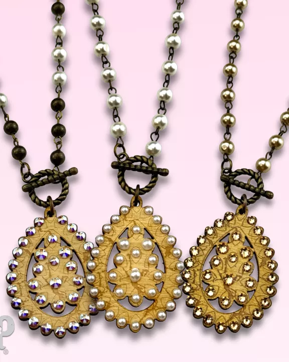 Toggle necklace with Austrian crystal Santa Fe teardrop pendant