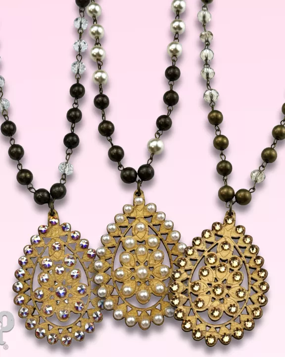 Linked bead necklace with Austrian crystal Santa Fe teardrop pendant