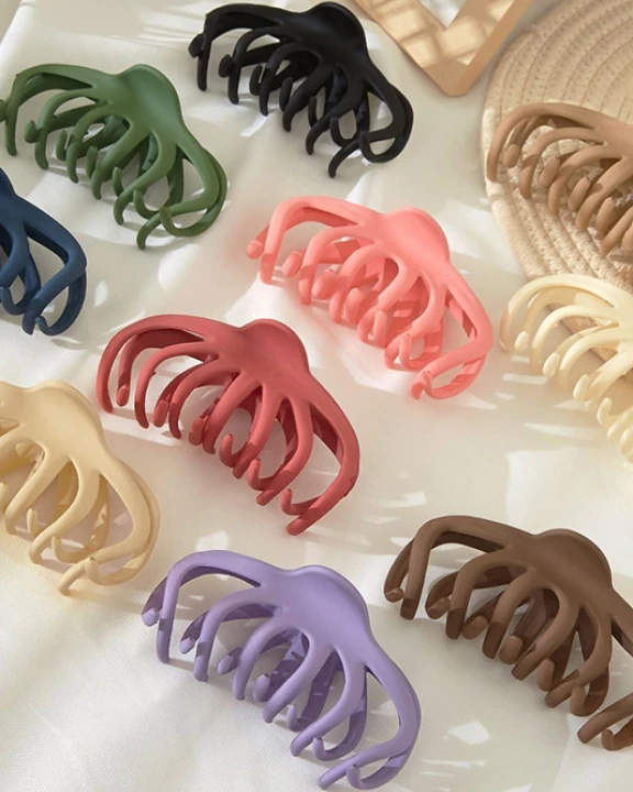 Solid Basic Matte Hair Claw