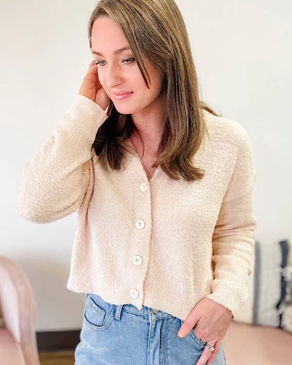 Mia Short Cardigan in Cream