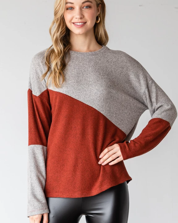 DIAGONAL COLOR BLOCK TOP