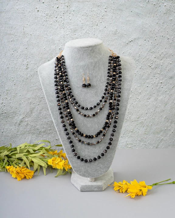72794 - Layered Crystal Beaded Necklace