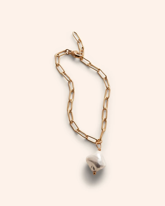 Baroque Pearl on Paperclip Chain Bracelet in Gold-Filled