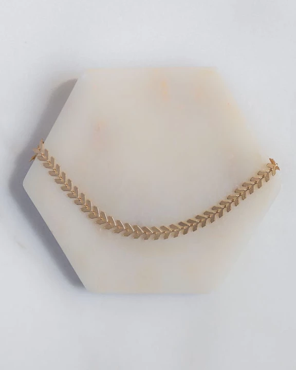 Arrow Choker