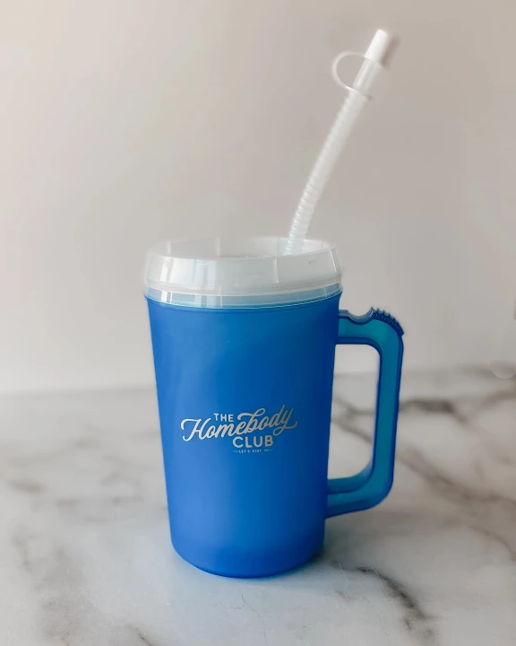 THE HOMEBODY CLUB MEGA MUG | 22 OZ PLASTIC MUG WITH HANDLE