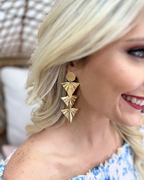 Triple foil earring A11