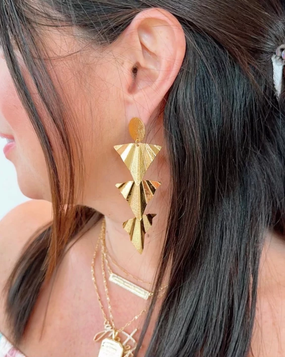 Triple foil earring A11